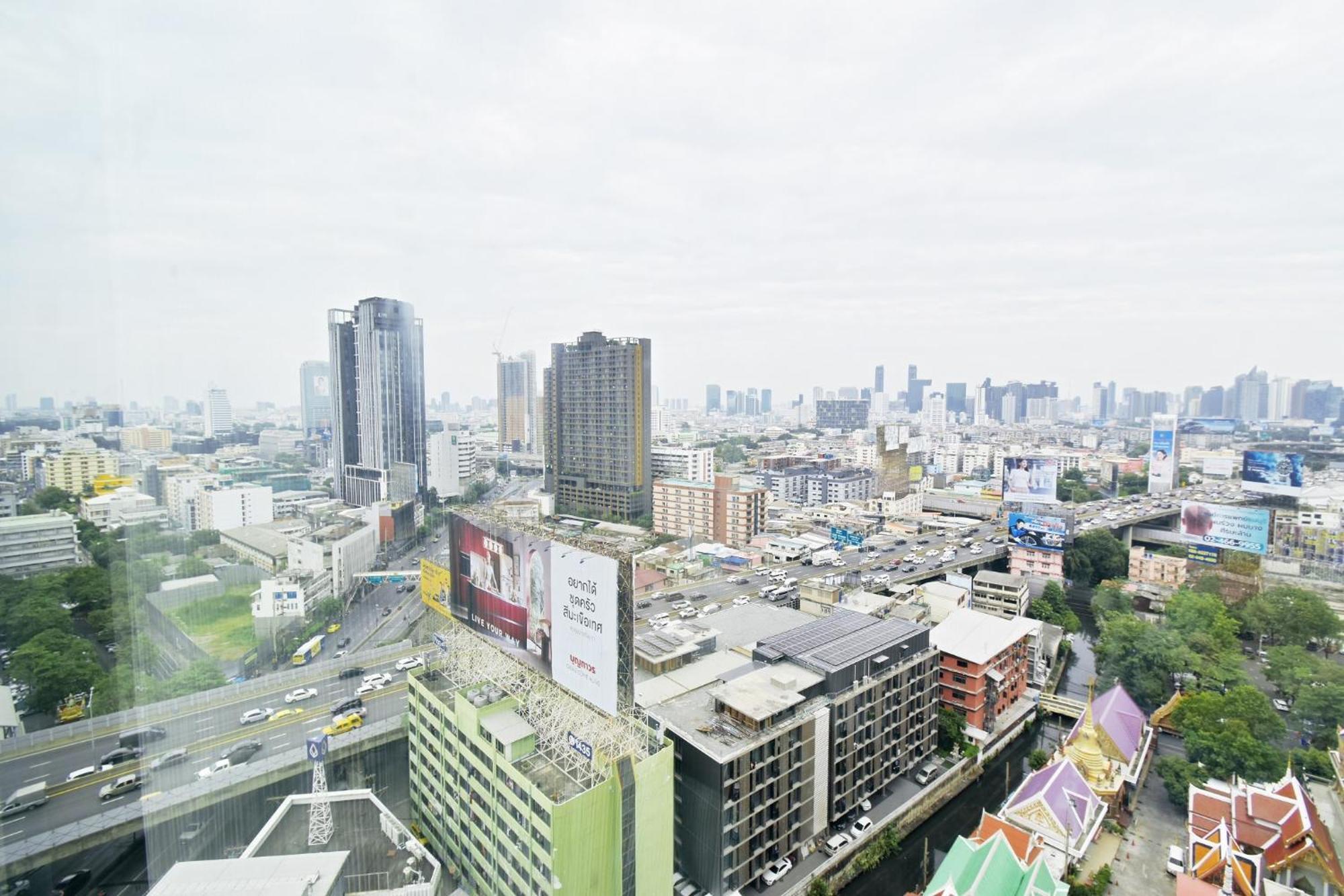 Century Park Hotel - Sha Extra Plus Bangkok Exterior foto