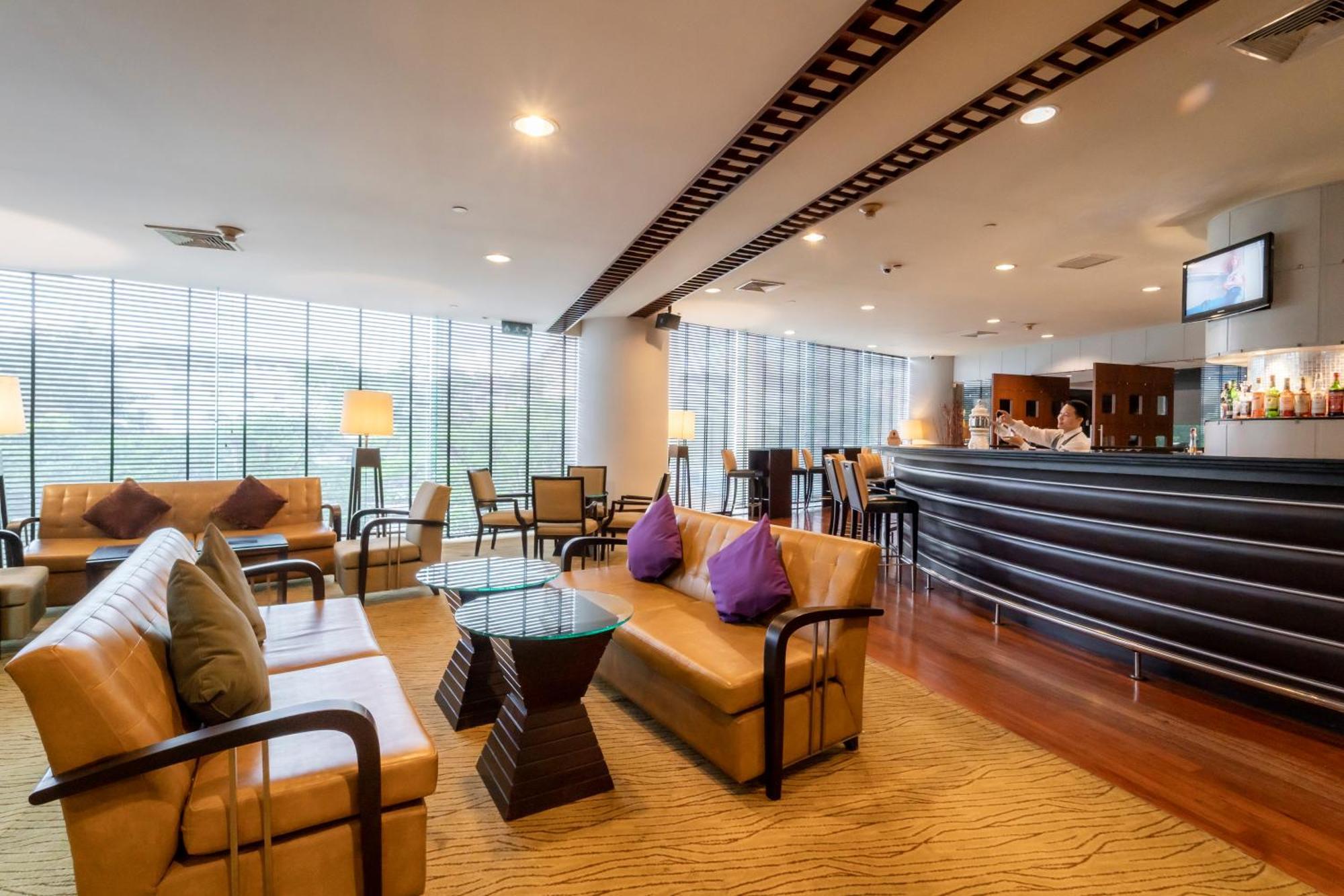 Century Park Hotel Bangkok Exterior foto