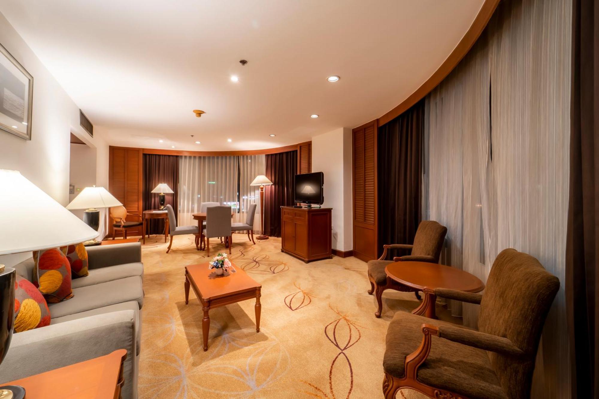 Century Park Hotel Bangkok Exterior foto