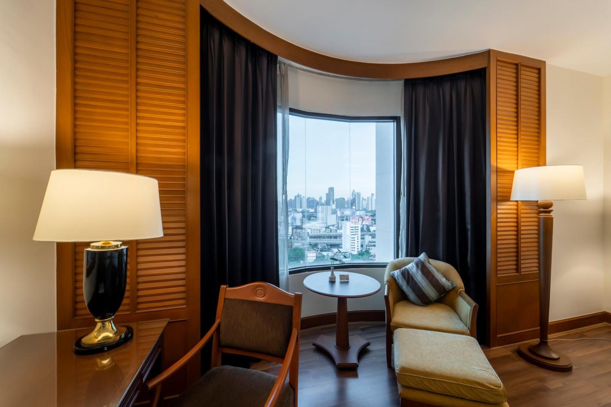 Century Park Hotel Bangkok Exterior foto